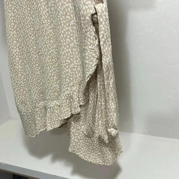 Dress - Picture 2 of 6